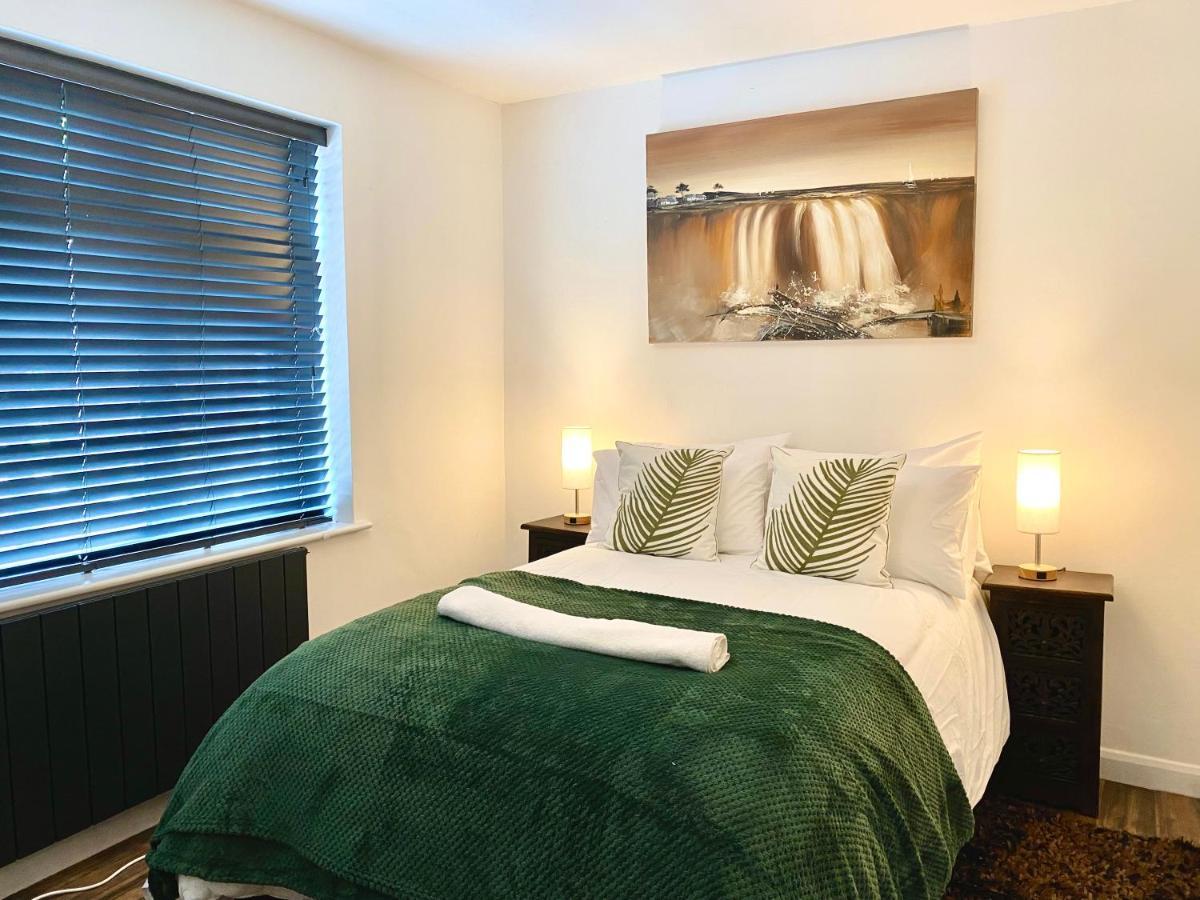 5 Bedroom Bungalow Ascot Racecourse Екстер'єр фото